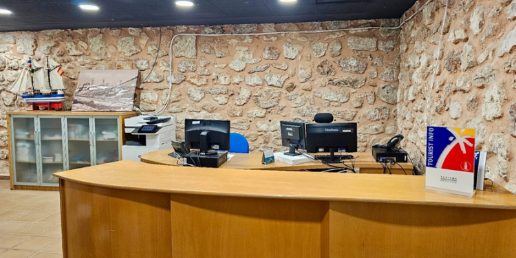 La Oficina de Turismo del Ayuntamiento se ha trasladado provisionalmente al Castillo.