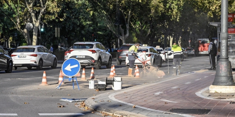València inicia los trabajos para mejorar la velocidad comercial de la EMT en la avenida de Blasco Ibáñez