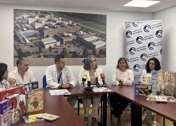 Familia lanza “Maleta Viajera”, un espacio de lectura y juego para niños ingresados en el Hospital Vega Baja