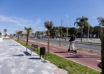 Gandia reforzará los controles de los patinetes para facilitar la convivencia con los peatones