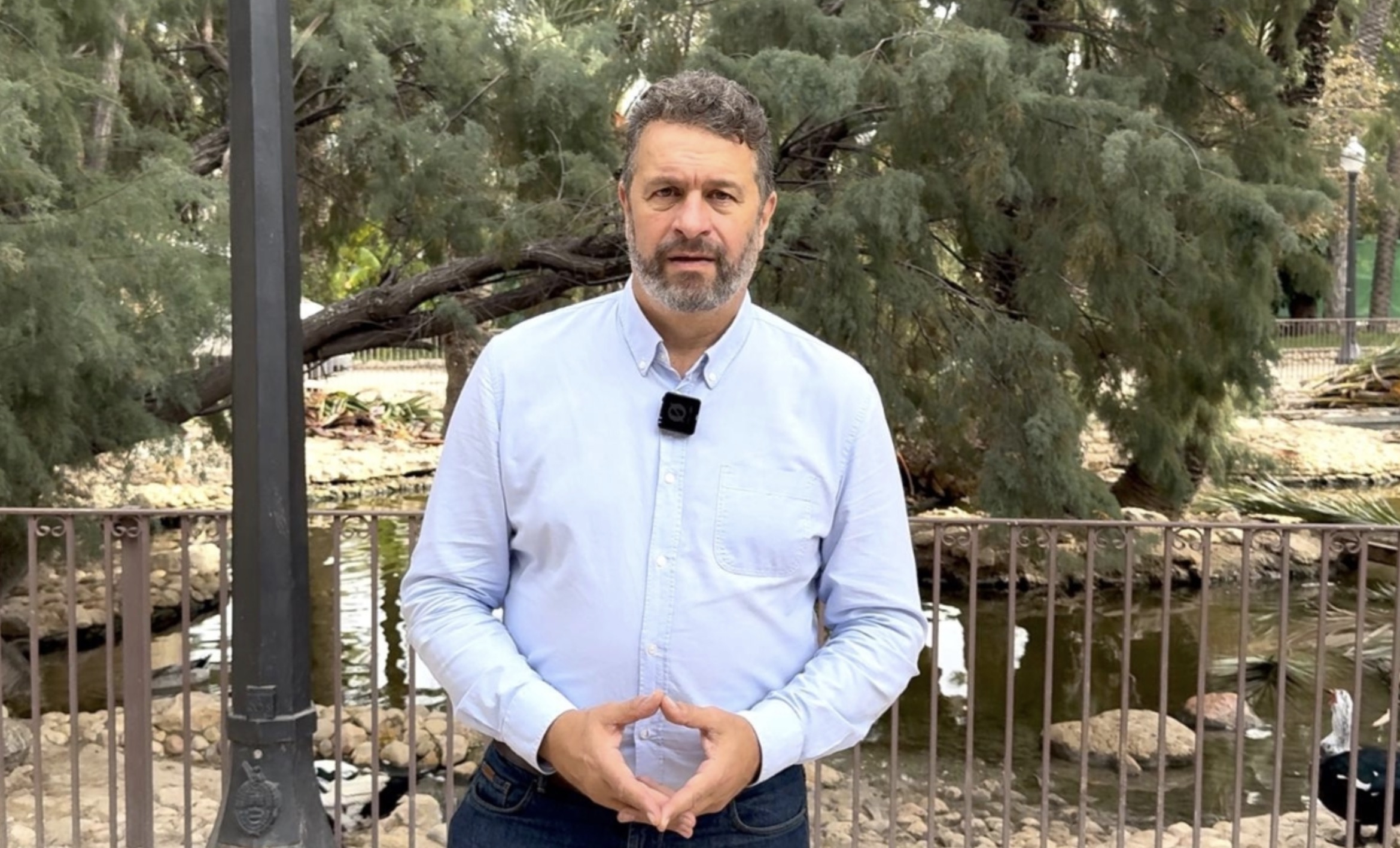 Elche instala un vallado en el estanque de los patos del Parque Municipal como medida preventiva ante la gripe aviar