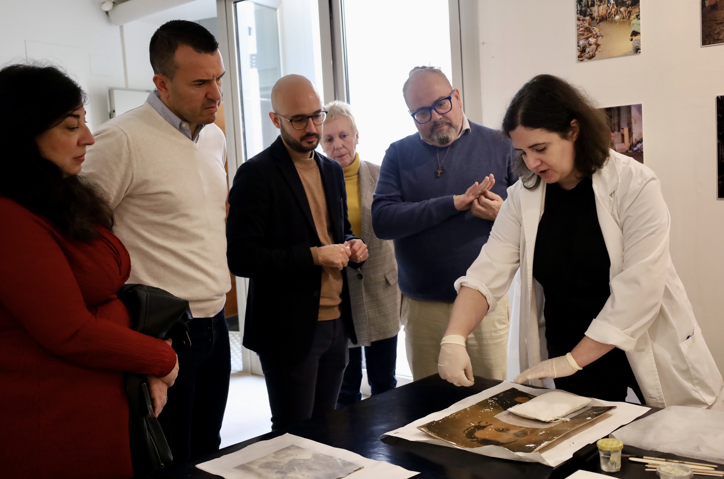 La Diputació de València reafirma su implicación con ‘Salvem les fotos’