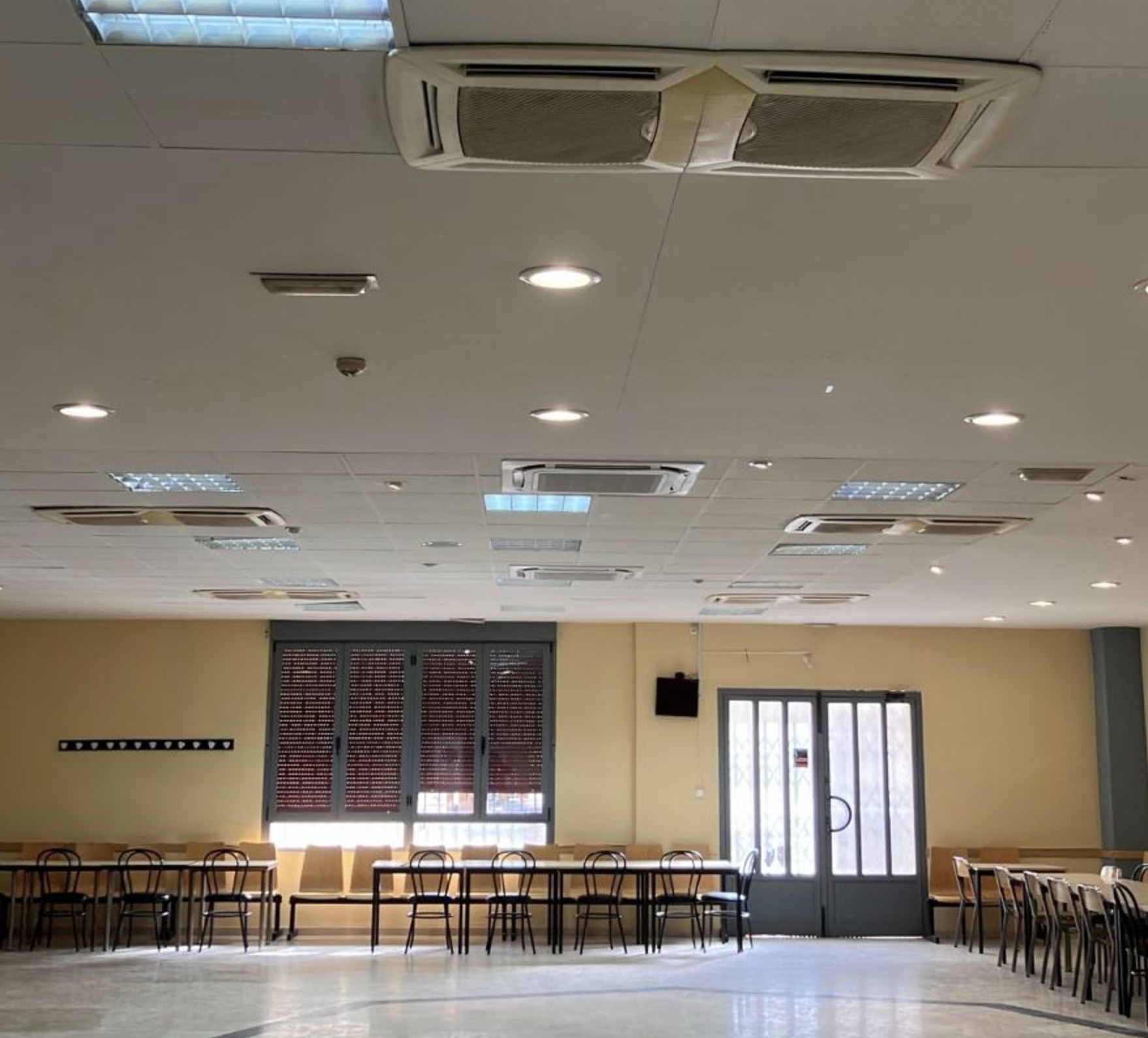 El Ayuntamiento de Utiel instala nuevos equipos de aire acondicionado en el Centro Social de Utiel