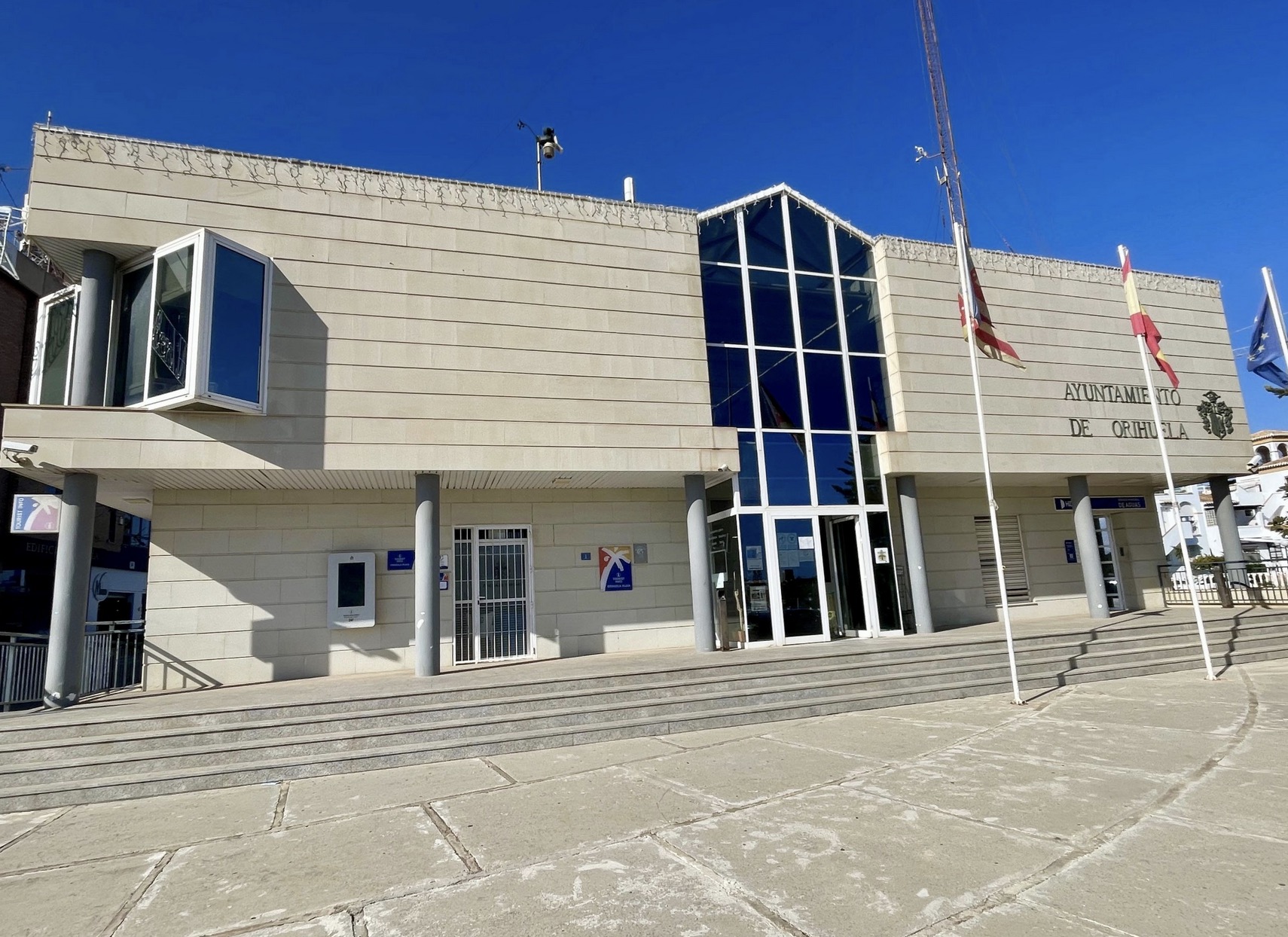 Orihuela Costa refuerza su seguridad frente a inundaciones con la instalación de sistemas de drenaje