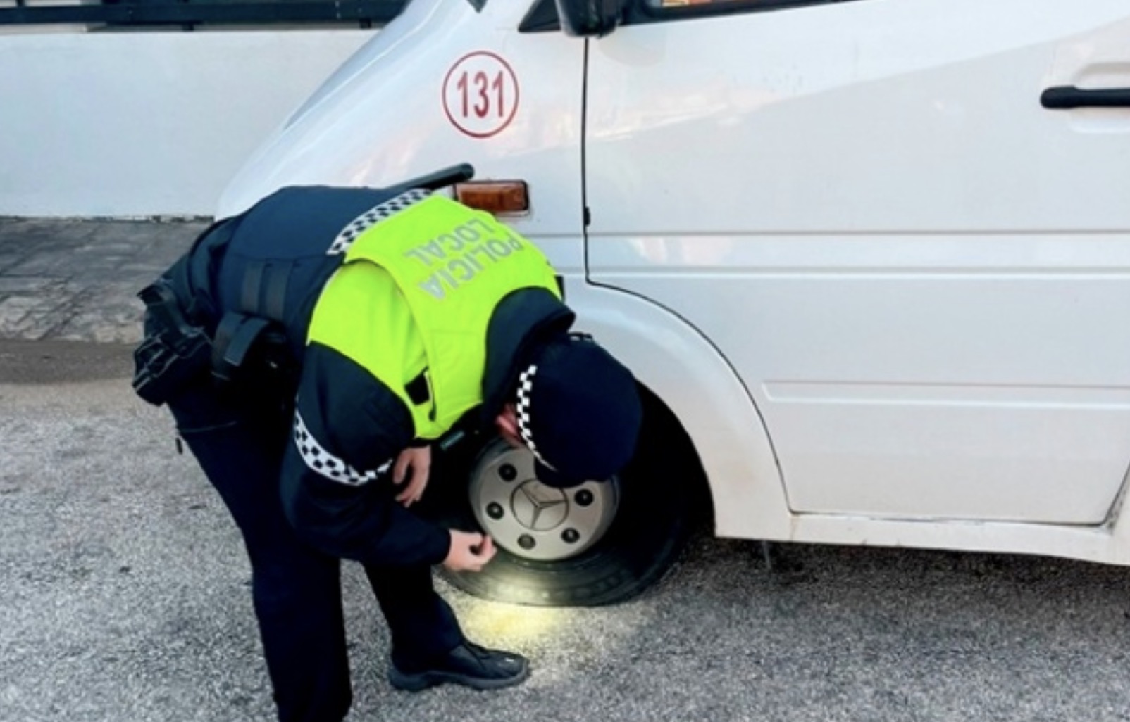 Alcoy se une a la campaña de la DGT con controles intensivos a furgonetas durante la semana del ‘Black Friday’