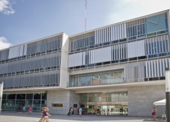 San Vicente da el primer paso para incorporar en el PGOU una regulación específica para instalaciones fotovoltaicas