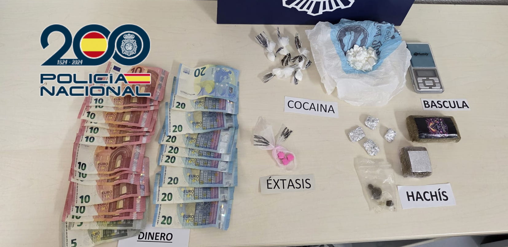 La Policía Nacional desmantela un punto de venta de droga al menudeo y detiene a tres personas