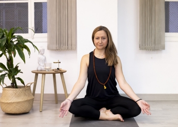 «El yoga te transforma, te coloca en una posición diferente ante la vida»