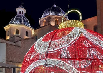 Altea se ilumina y vive la Navidad más mediterránea y mágica