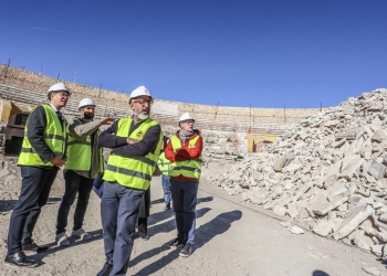 Los trabajos que convertirán la Plaza de Toros de Elda en un moderno espacio multiusos abierto a la ciudadanía avanzan a buen ritmo
