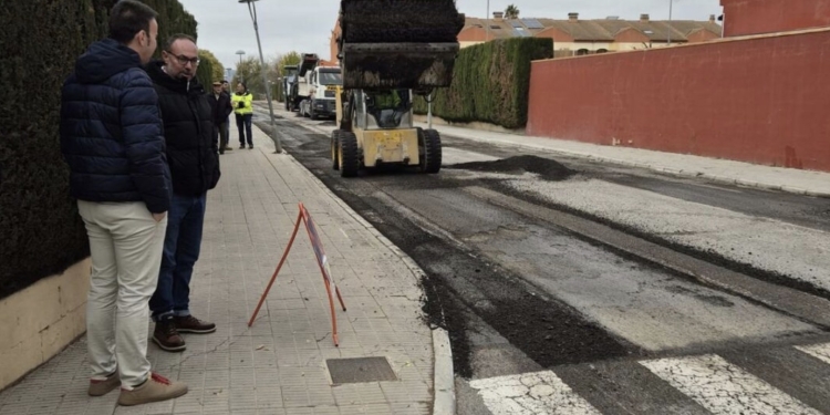 Servicios inicia la mejora del asfaltado de varias calles del barrio de La Morenica y urbanización San Antón