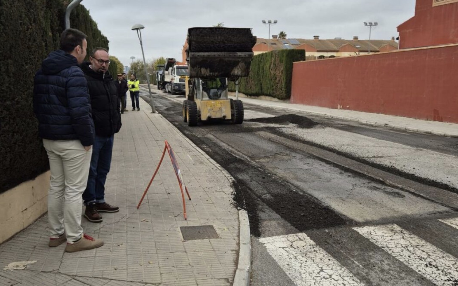 Servicios inicia la mejora del asfaltado de varias calles del barrio de La Morenica y urbanización San Antón