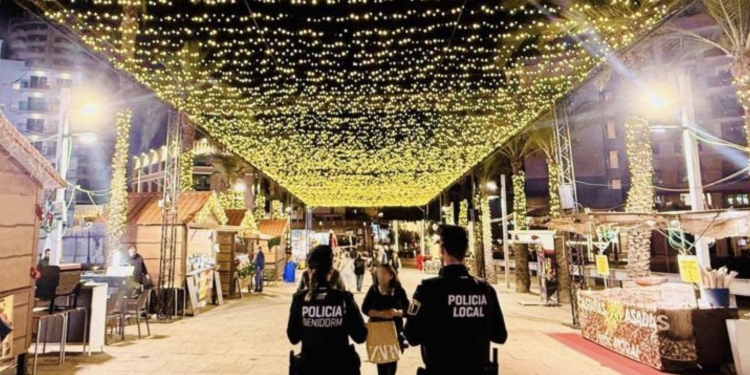 La Policía Local de Benidorm activa la campaña ‘Navidad segura’