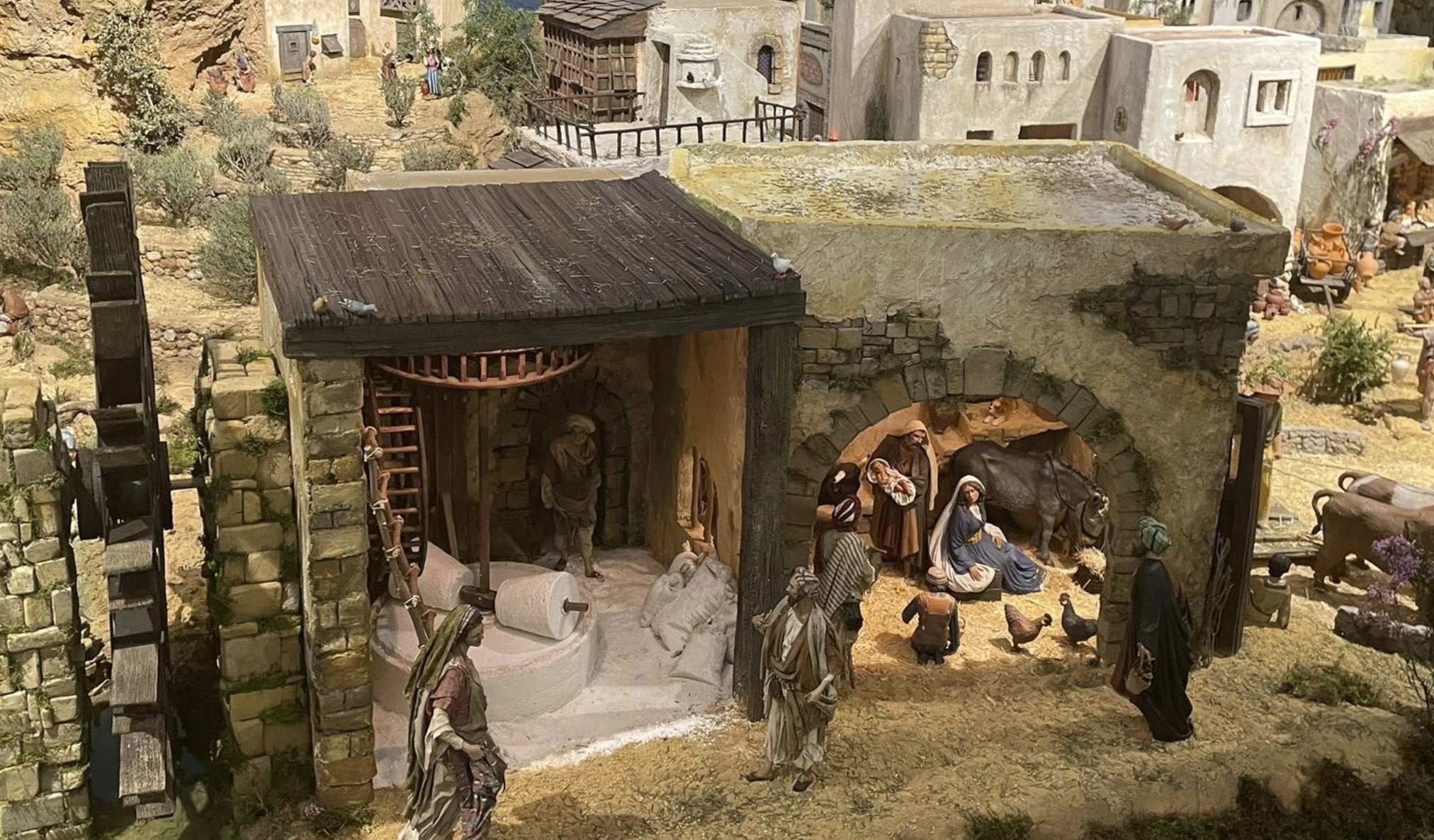 Cerca de 1.500 personas visitan cada día el Belén Monumental instalado en el Salón de Cristal del Ayuntamiento