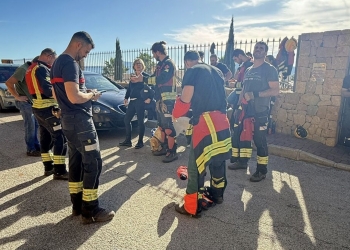 La alcaldesa de Xàbia visita los trabajos de limpieza forestal realizados por Bomberos Voluntarios