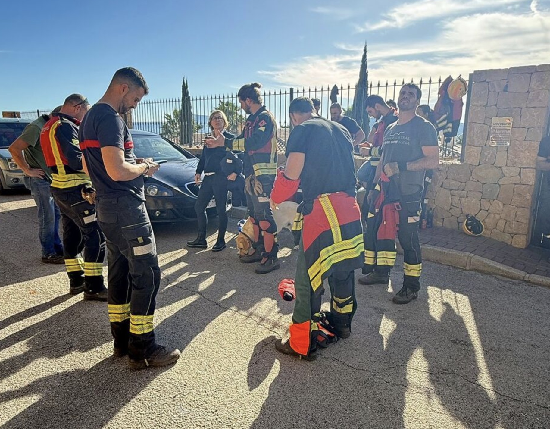 La alcaldesa de Xàbia visita los trabajos de limpieza forestal realizados por Bomberos Voluntarios