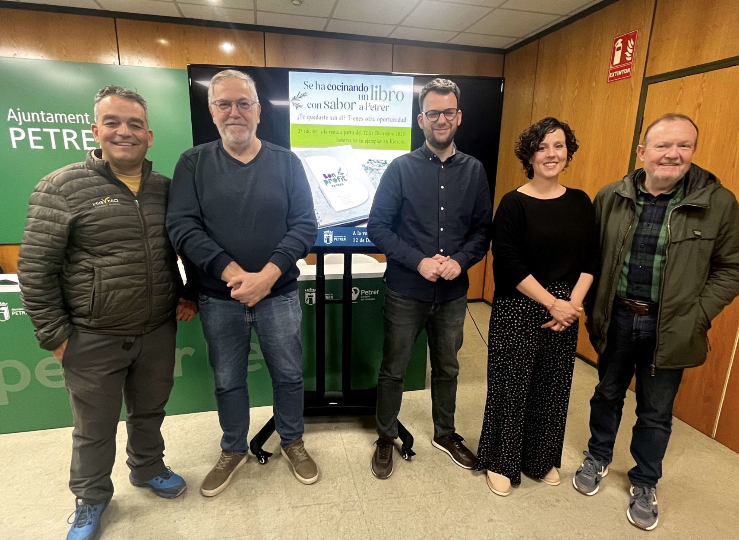 Cultura lanza la segunda edición del libro «Bon Profit, Petrer»