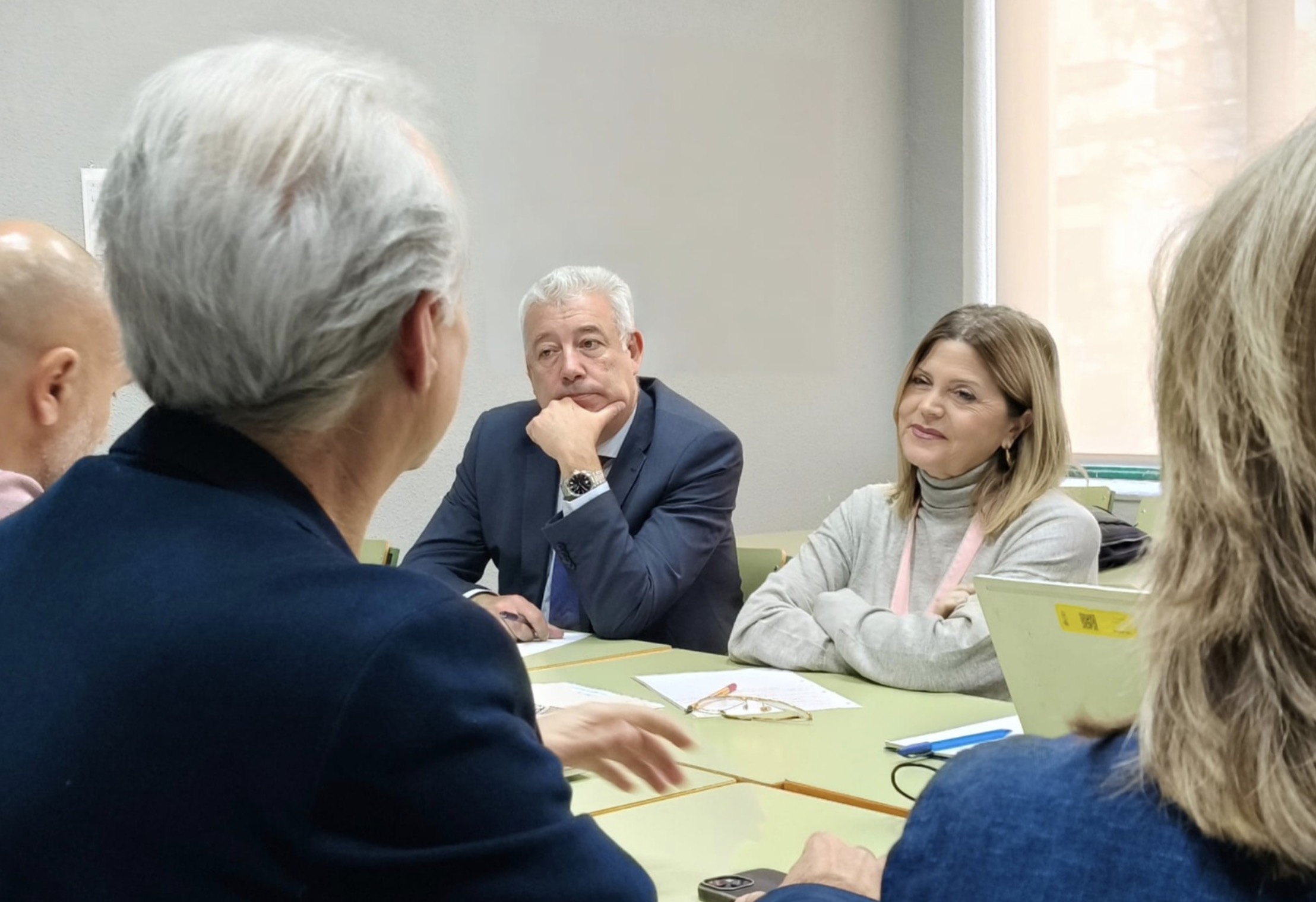 La consellera Carmen Ortí apuesta por garantizar puestos escolares de calidad para el alumnado del IES Alameda de Utiel