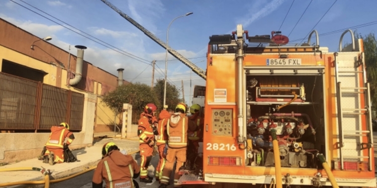 El Consorcio de Bomberos de València impulsa un estudio para reforzar la igualdad en el acceso a la plantilla