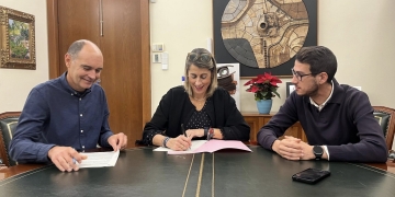 El Ayuntamiento firma el convenio con el Club Atletismo Marathon para seguir apoyando la San Silvestre Crevillentina