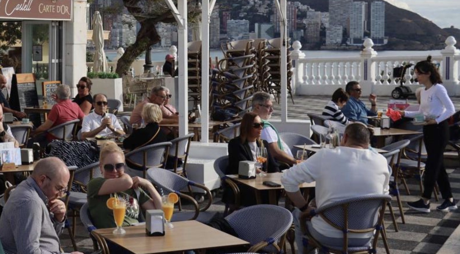 Un estudio de Visit Benidorm sitúa el desempleo turístico de la ciudad en mínimos históricos durante 2025
