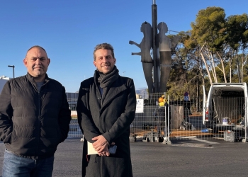 Petrer homenajea a las bandas de música de las fiestas de Moros y Cristianos con un monumento en la rotonda de Luvi