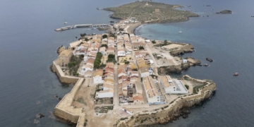 Alicante impulsa la tramitación del Plan Especial que protege las viviendas en Tabarca