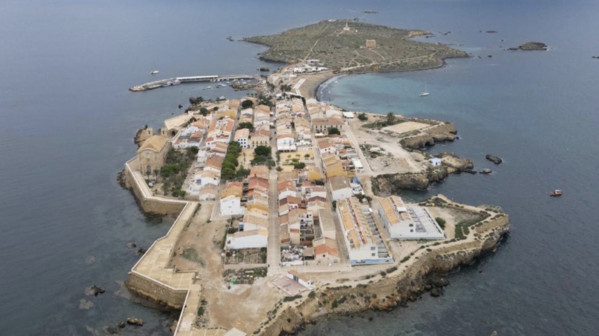 Alicante impulsa la tramitación del Plan Especial que protege las viviendas en Tabarca