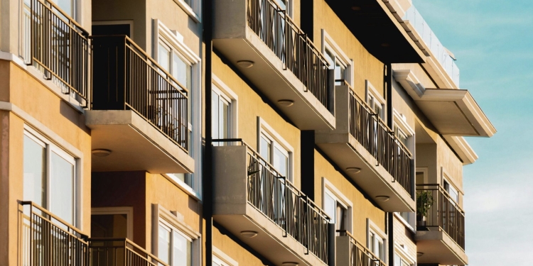 La Generalitat licita tres parcelas en Sant Joan d´Alacant para la construcción de más de un centenar de viviendas de protección pública