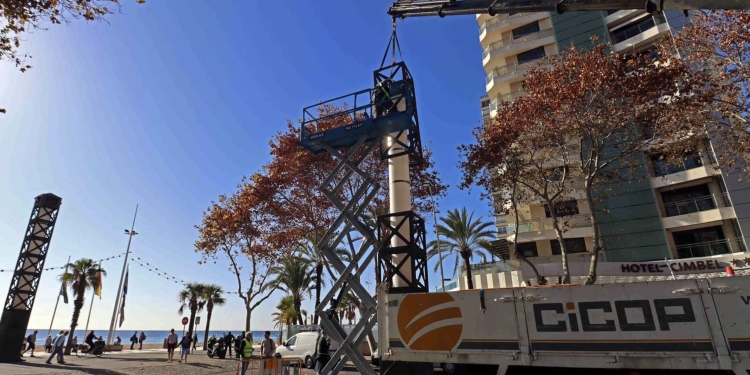 Benidorm inicia la rehabilitación de las emblemáticas columnas ‘Andrea’ del Paseo de Levante