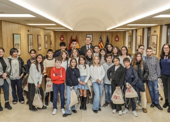 Rubén Alfaro preside la constitución del nuevo Consejo Local de la Infancia y la Adolescencia de Elda