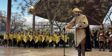 El Paje Real recorrerá las calles de Petrer el viernes 26 de diciembre por la tarde recogiendo las cartas de los más pequeños