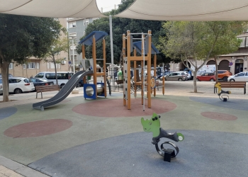 El Ayuntamiento adjudica una inversión de más de 605.000 euros para renovar 16 de zonas de juegos infantiles y de equiparación deportiva