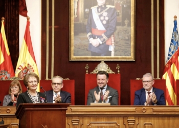 El Ayuntamiento nombra a la locutora de radio Reme Sanz como Hija Adoptiva de Elche