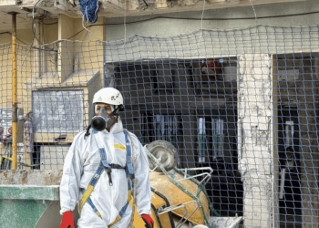 Comienzan los trabajos de retirada del fibrocemento del Mercado Central