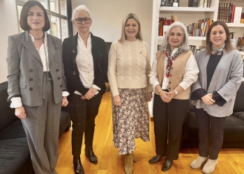 Carmen Ortí se reúne con la directora general de la Fundación Naturgy para tratar proyectos de colaboración en centros afectados por la riada