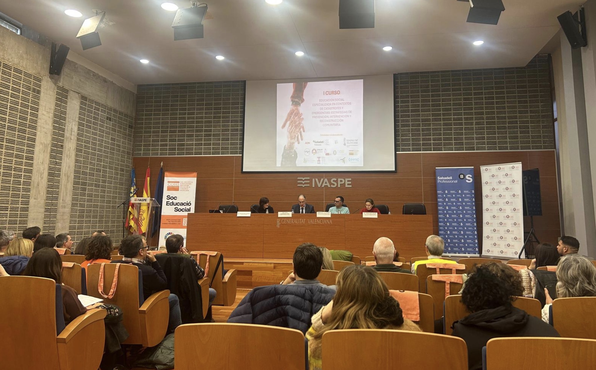 La Generalitat forma a los profesionales de educación social para actuar en contextos de catástrofes y emergencias