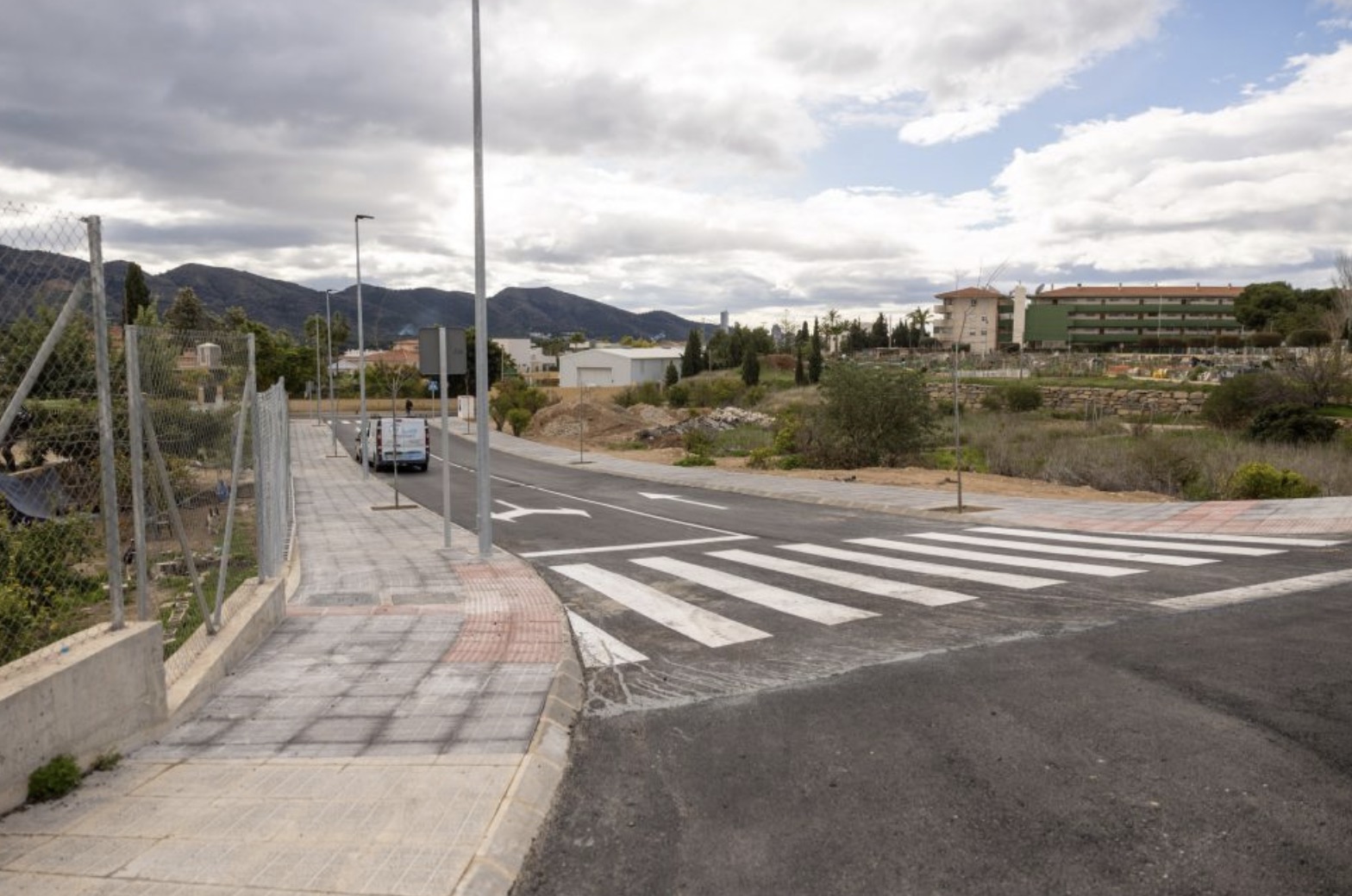 Con el asfaltado y señalización concluyen las obras de remodelación de la calle Rosa dels Vents en l’Alfàs