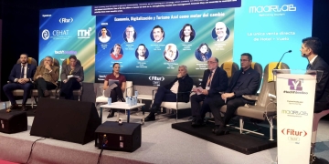 Benidorm aborda junto a otros destinos pioneros el potencial del Turismo Azul