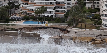 Altea sufre las consecuencias del temporal marítimo de los últimos días