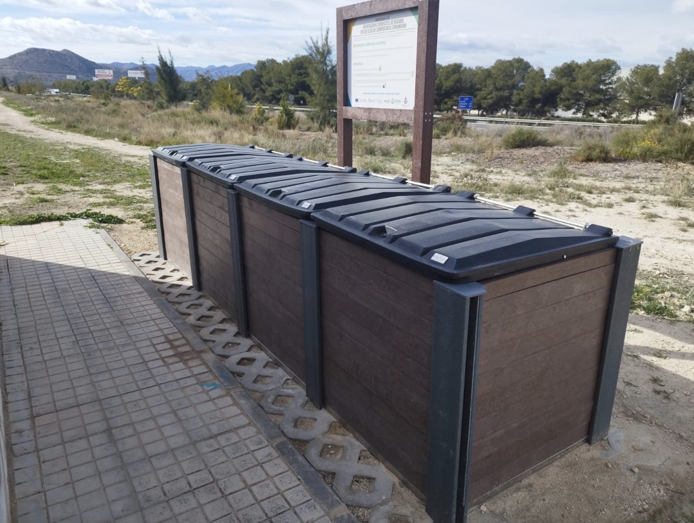 Petrer amplía el proyecto de compostaje comunitario con nuevas composteras en los barrios San José y Salinetas