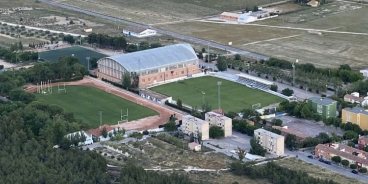 Villena decreta el cierre de parques y la actividad en exteriores ante la alerta naranja por fuertes vientos