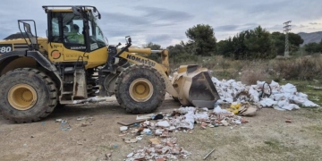 Benidorm lleva a cabo la retirada de enseres y escombros en varias zonas del municipio
