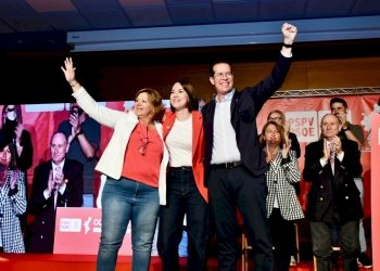 «Intentamos que las políticas de izquierdas se oigan en el Parlamento»