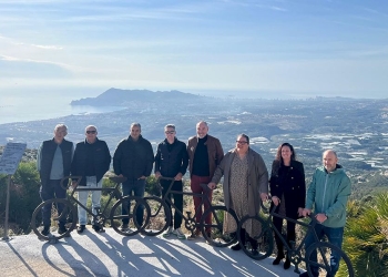 Cuando el arte detiene el momento efímero del paso del pelotón