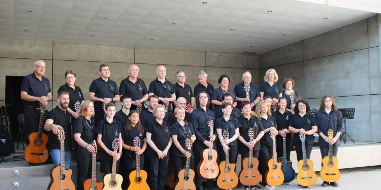 «La guitarra tiene muchísimas posibilidades e infinitos ritmos»