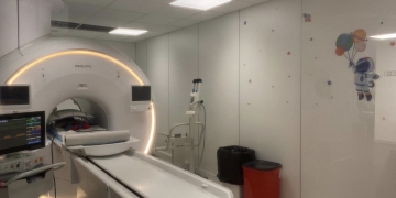 El Hospital General Universitario de Elche convierte las resonancias pediátricas en una misión espacial para reducir el estrés infantil
