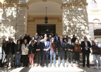 Un estudio sobre la pesca de arrastre financiado por la Diputación avala los recursos existentes, aunque aboga por una transición hacia la sostenibilidad