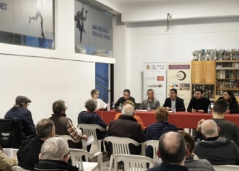 El Ayuntamiento de Alcoy mantiene una reunión de trabajo con la Asociación Vecinal Ensanche-Benisaidó para recoger sus propuestas
