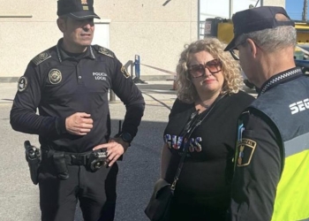 El Ayuntamiento de Orihuela pone en marcha la expedición de DNI y pasaporte en el acto en Orihuela Costa